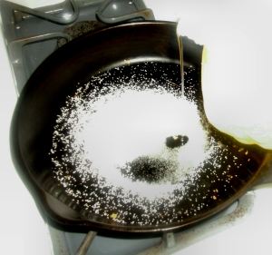QT Cleaning Cast Iron Pan 006